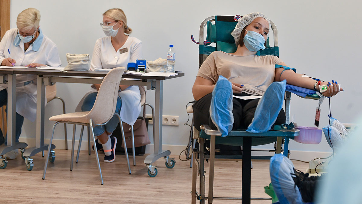 Более 400 человек получили звание «Почетный донор Москвы» в 2021 году