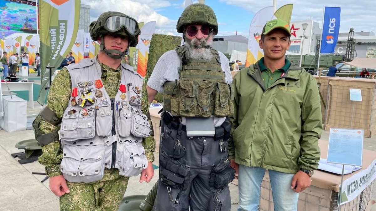 На форуме «Армия — 2021» узнали, сколько весит жилетка Вассермана