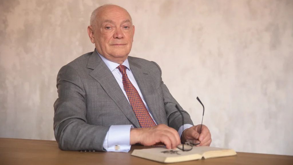 Академик Румянцев: Кадровый центр депздрава Москвы дает будущим врачам зеленый свет в профессию