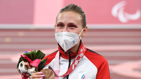 Легкоатлетка Соловьева принесла сборной РФ бронзу Паралимпиады