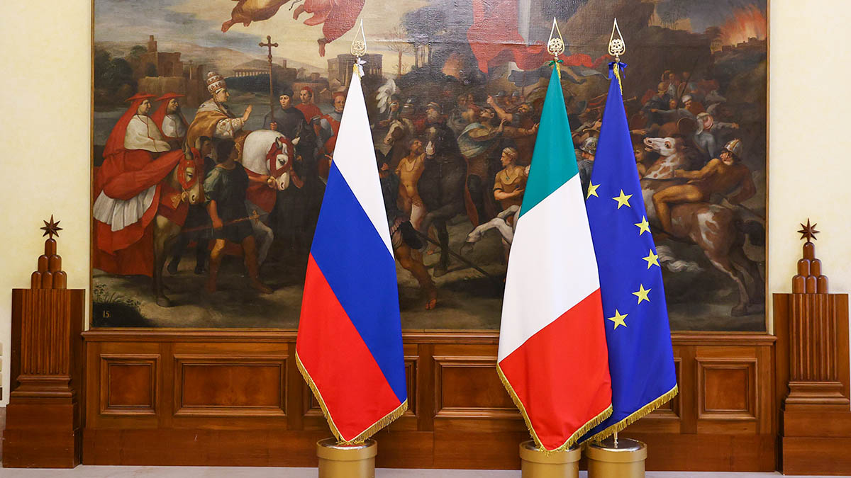 Посол РФ в Италии сообщил, что Россия готова не дать опуститься железному занавесу