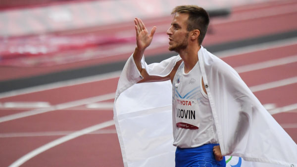 Россиянин Андрей Вдовин завоевал золото Паралимпиады в беге на 400 метров