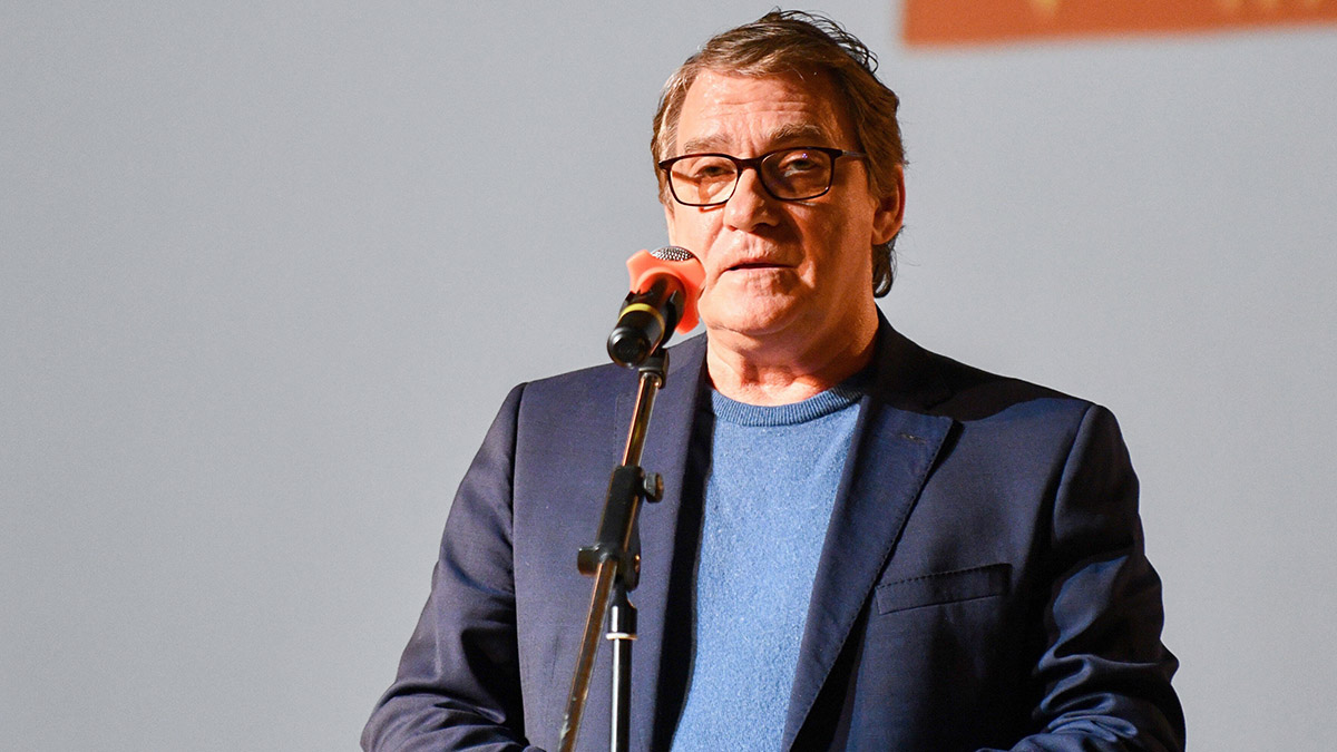 Актера Валерия Гаркалина перевели на аппарат ИВЛ