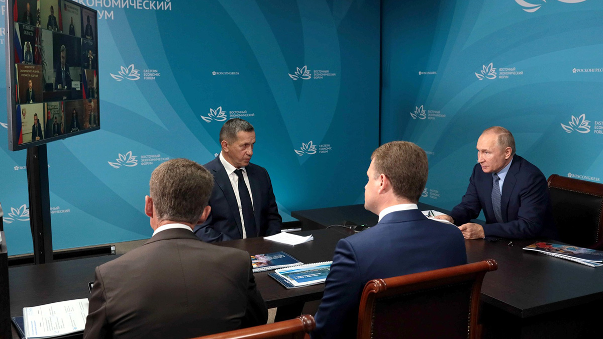 Путин поручил создать автоматическое субсидирование авиабилетов для жителей ДФО