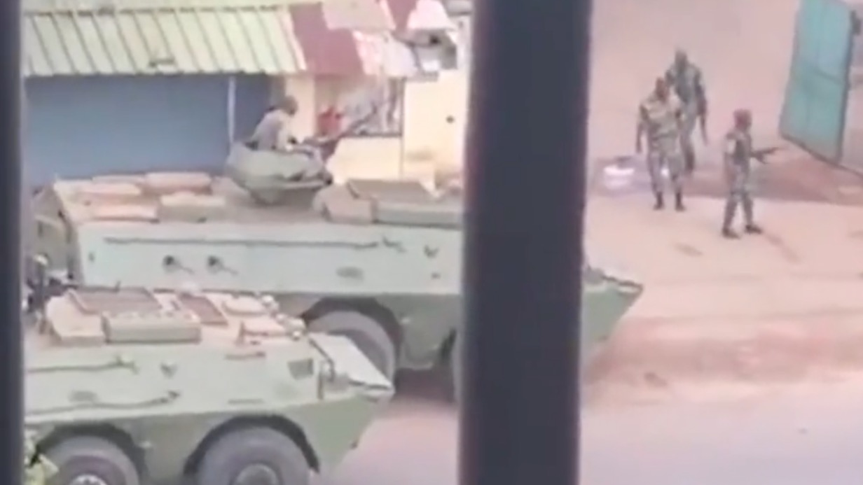 Посольство РФ призвало не покидать дома проживающих в Гвинее россиян