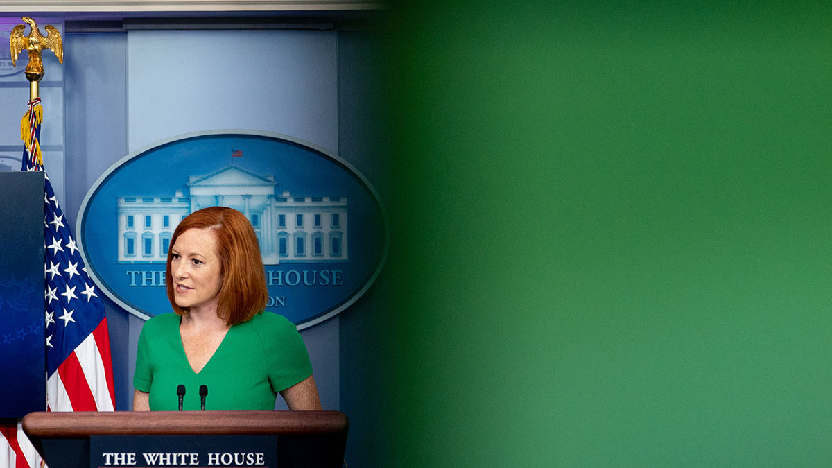 Псаки подтвердила работу над санкциями против российских элит