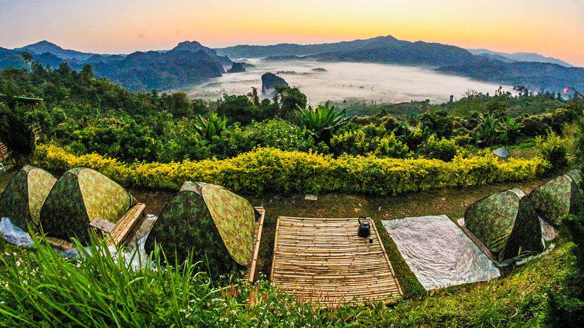 Пенсионер из Таиланда прошел 500 километров босиком из-за ссоры с женой