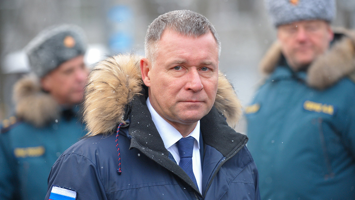 Тело главы МЧС Зиничева доставят спецрейсом в Москву