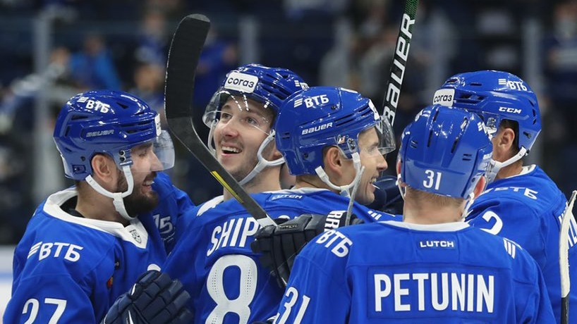 Московское «Динамо» забросило пять шайб и обыграло «Авангард» в КХЛ