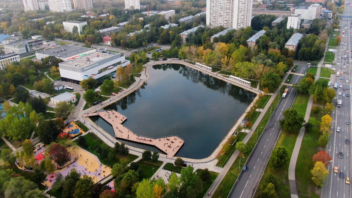 Завершилось благоустройство сквера у пруда Марс