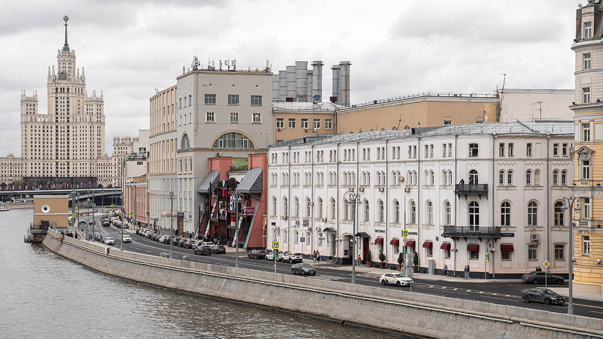 Московские набережные стали готовить к открытию летней навигации