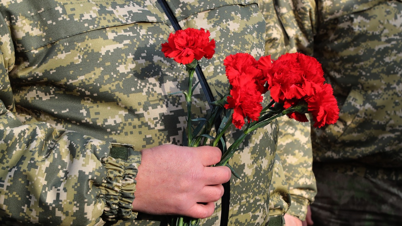 На площади ДНР в Москве почтили память детей, погибших в Донбассе