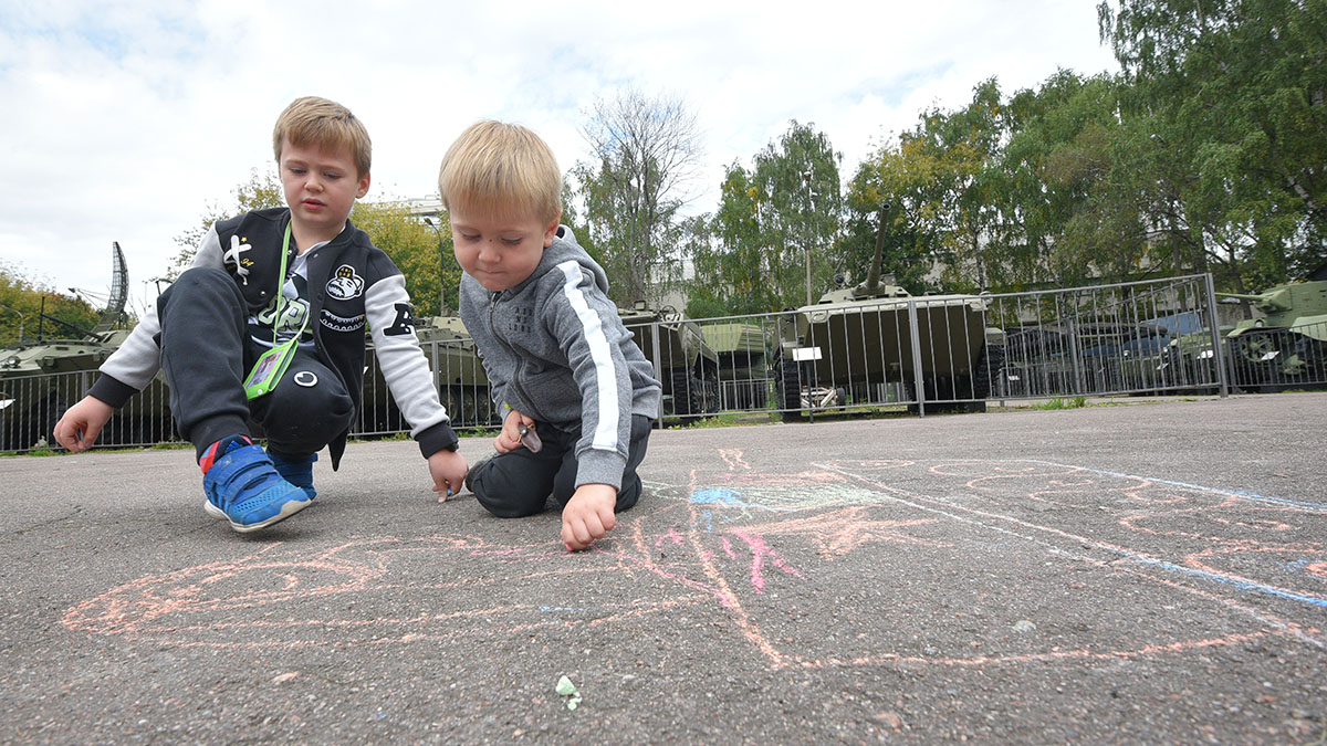 Консультации по вопросам защиты прав детей пройдут 19 ноября в московских ЗАГСах