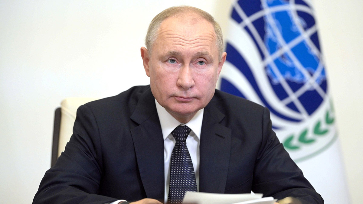 Путин назвал вывод войск США из Афганистана бегством 