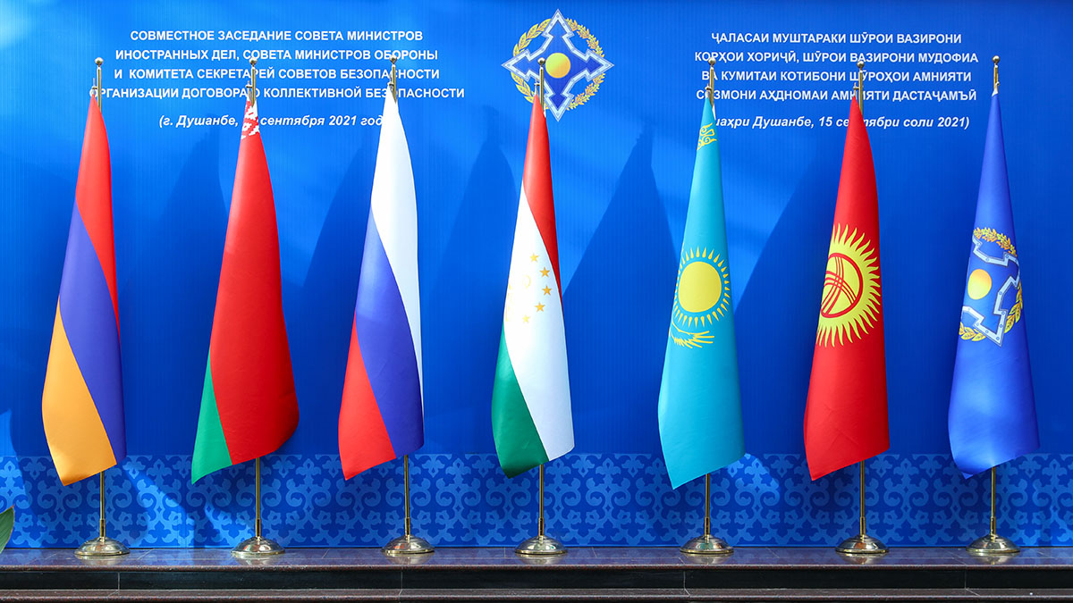 Страны ОДКБ договорились направить в Армению миссию во главе с генсеком организации