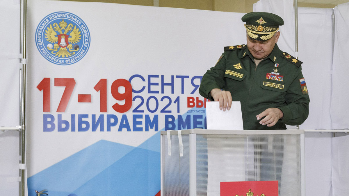 Шойгу проголосовал на выборах в Госдуму на базе бригады спецназа ВДВ в Кубинке