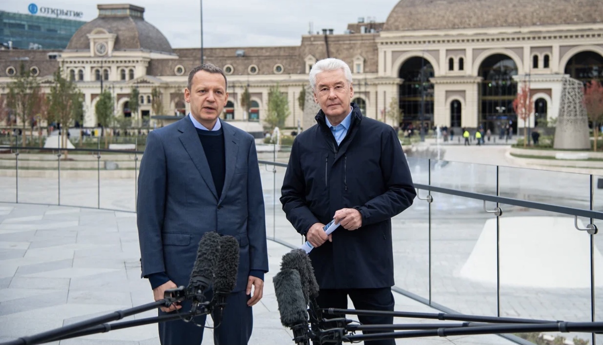 Сергей Собянин открыл после благоустройства центральную часть парка на Павелецкой площади