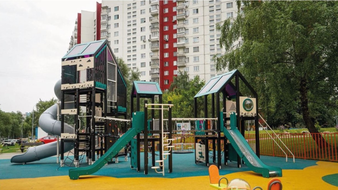 Более 2,2 тысячи дворов благоустроят в Москве в 2022 году