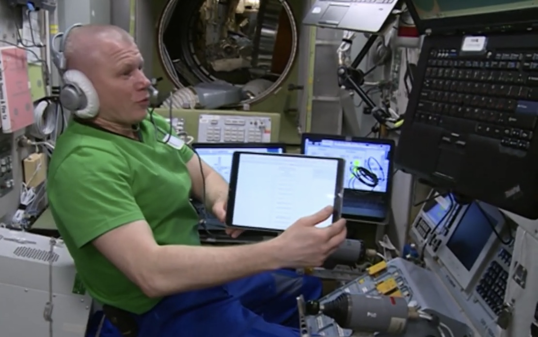 Космонавт Олег Новицкий электронно проголосовал на выборах с орбиты Земли