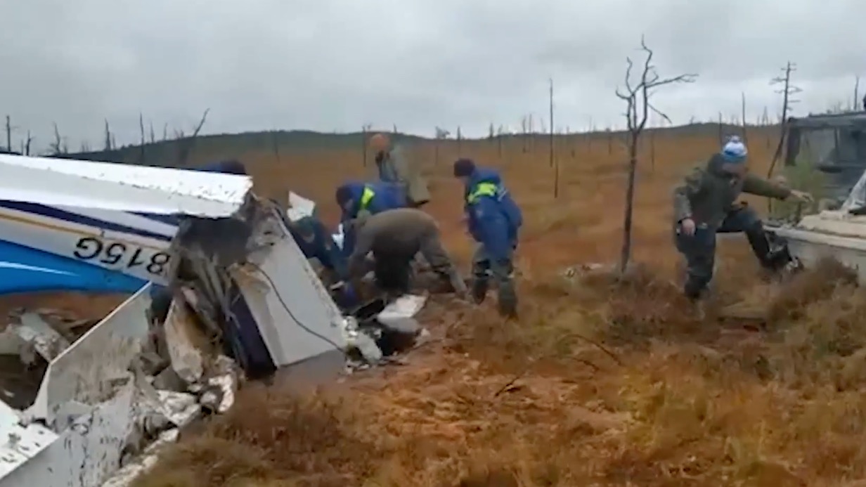 Тела двух погибших обнаружили на месте крушения гидросамолета в Югре