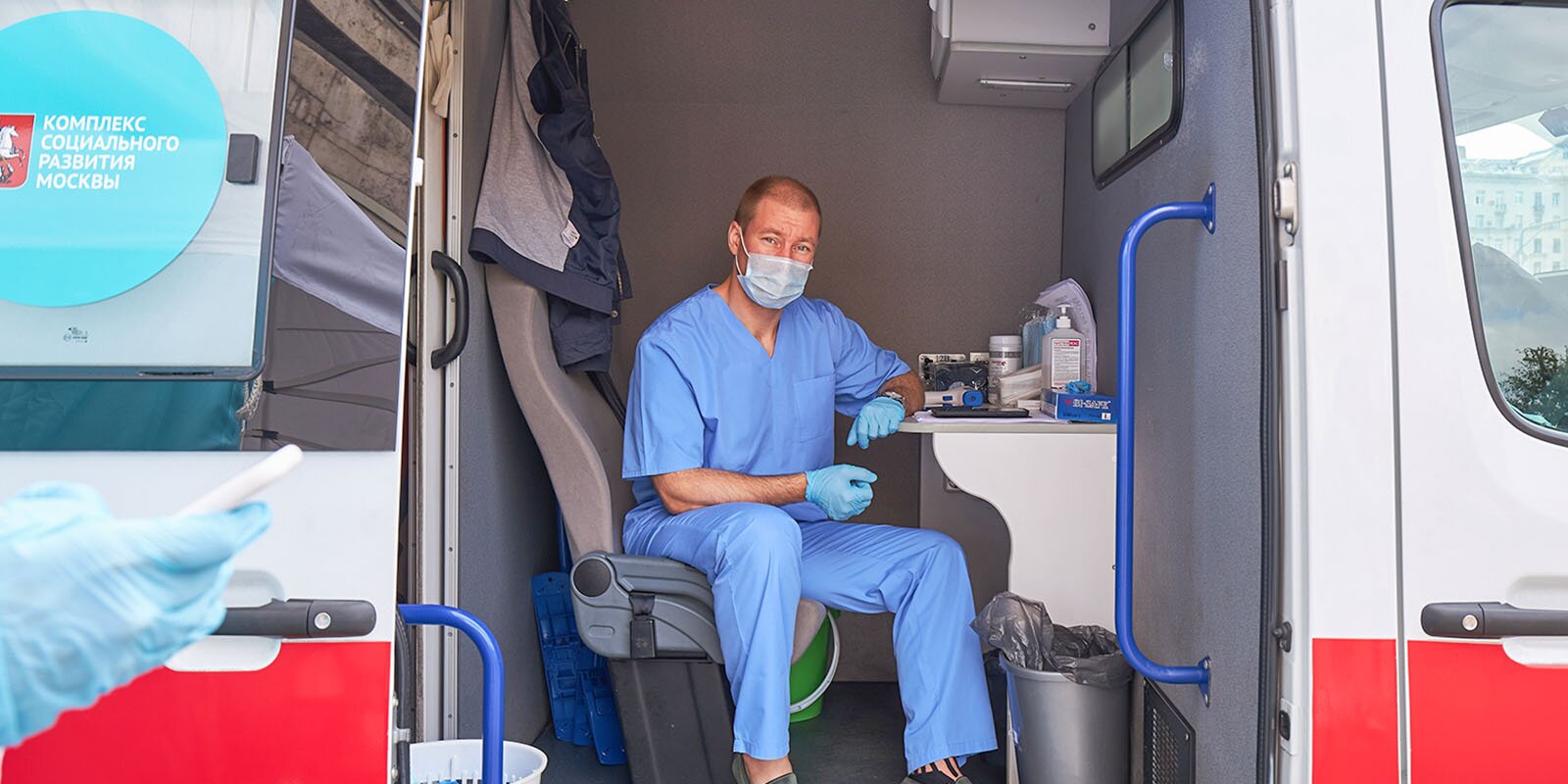 В Москве открыли 45 мобильных пунктов вакцинации от гриппа