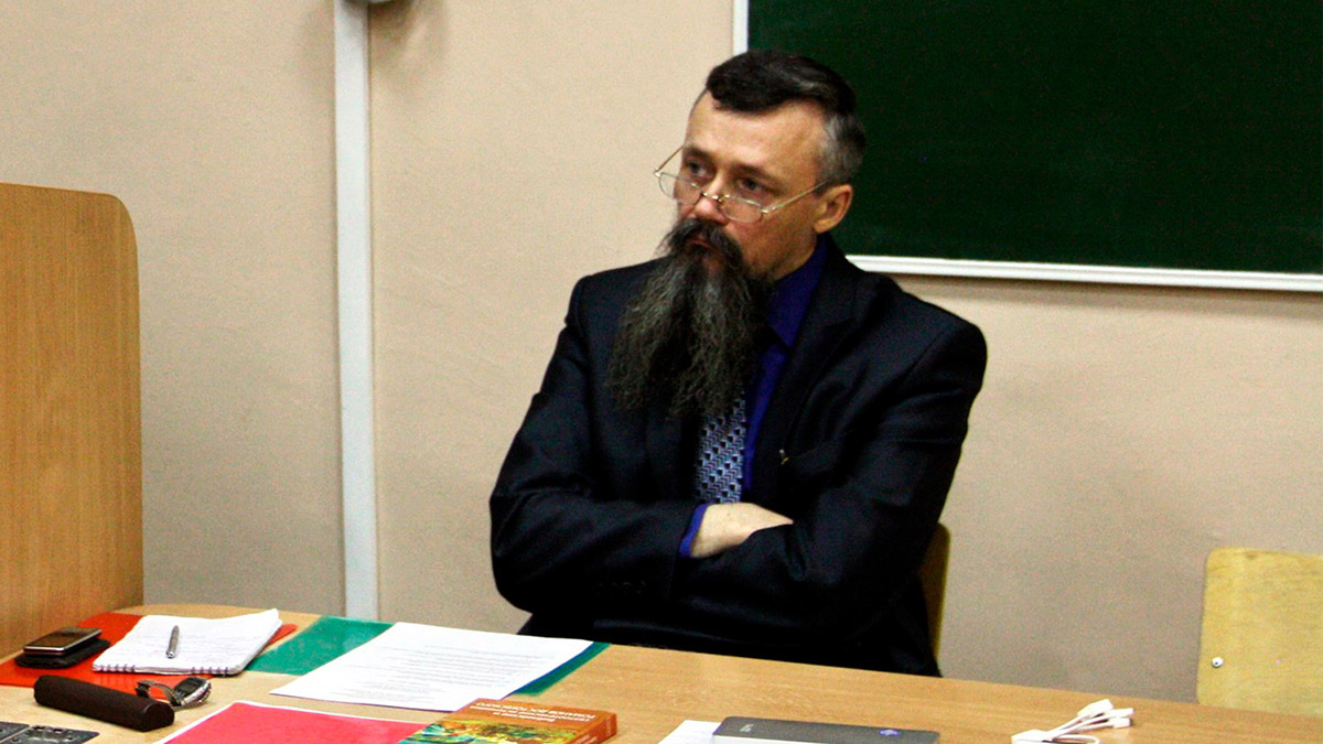 Психолог объяснил поведение профессора, читавшего лекцию во время стрельбы