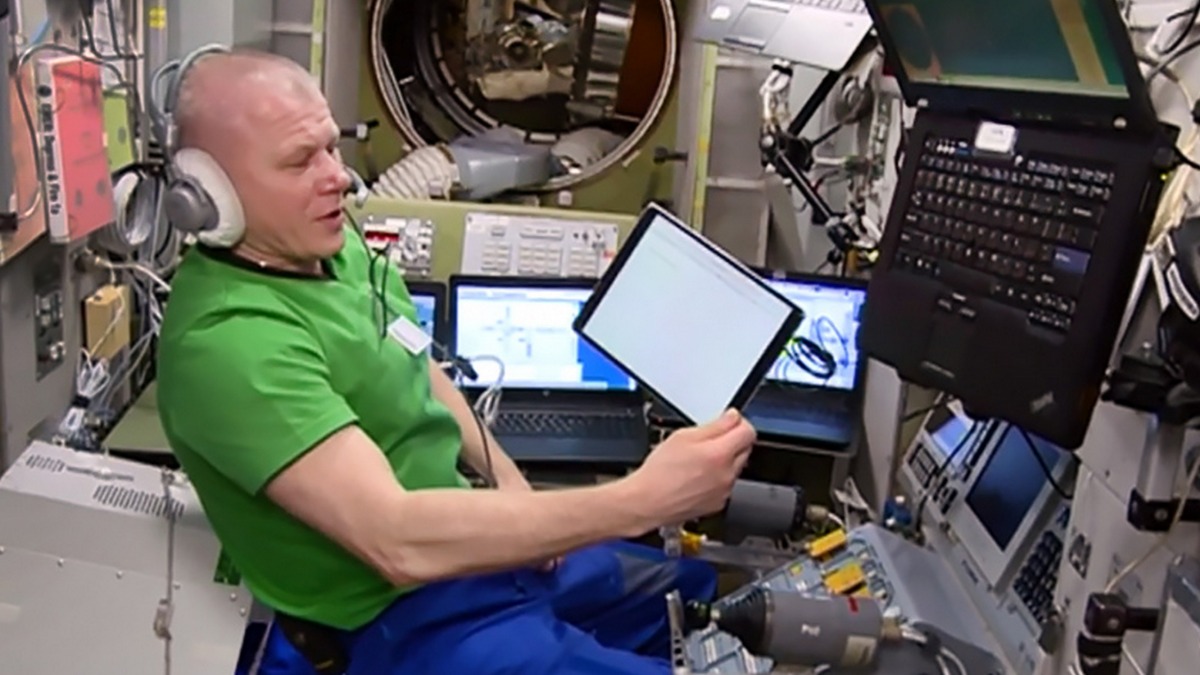 Летчик-космонавт Олег Новицкий проголосовал из космоса на портале mos.ru