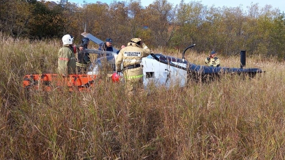 Частный вертолет совершил жесткую посадку на Камчатке