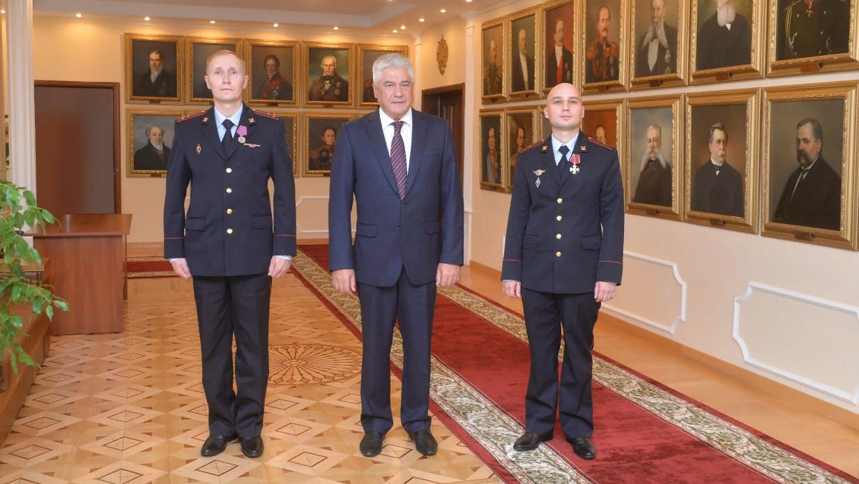 Глава МВД наградил полицейских, обезвредивших пермского стрелка