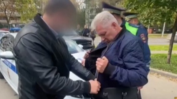 Москвича поймали на попытке сбыта наркотических средств в столичных Печатниках 