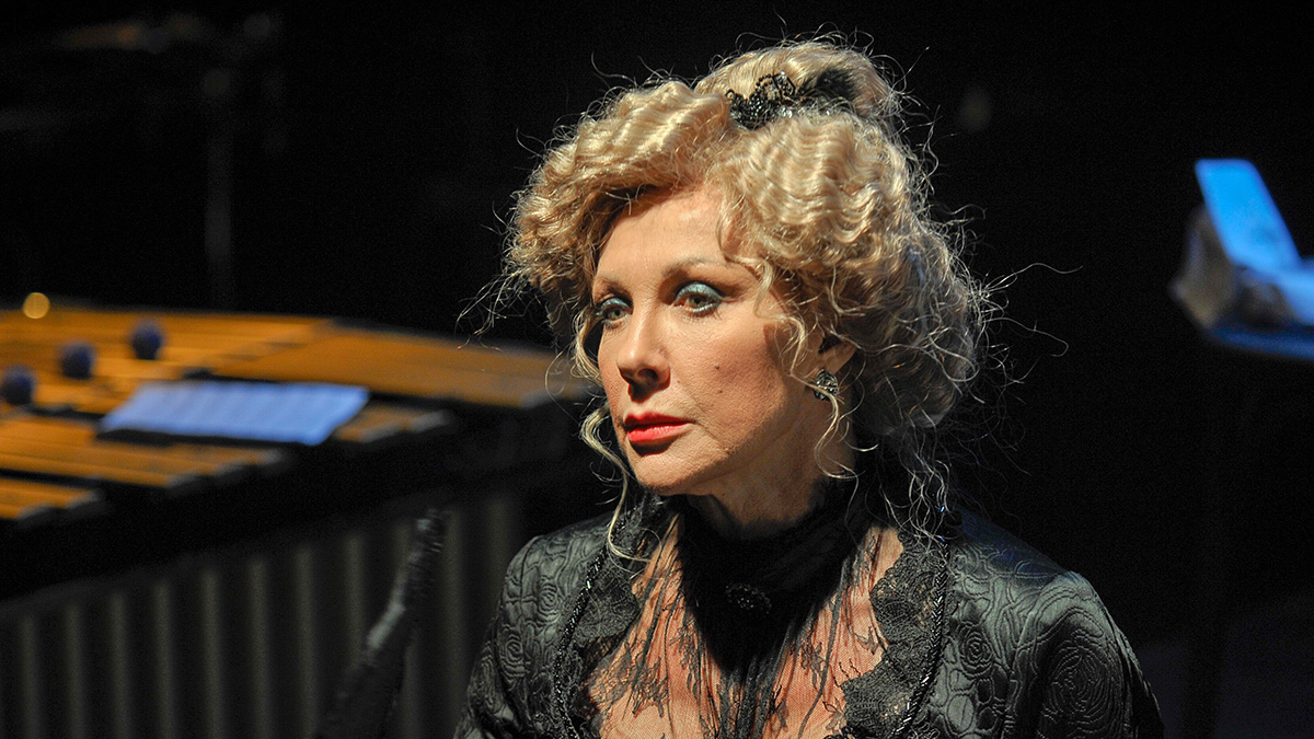 «Это ужасно»: Елена Яковлева не может вывезти тело отца с Украины, чтобы похоронить