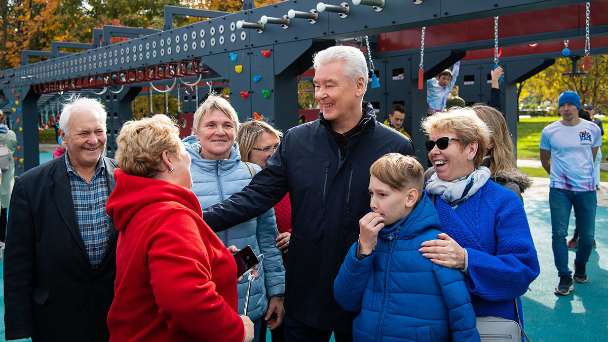 Сергей Собянин оценил результаты благоустройства новых территорий парка «Яуза»