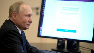 Путин проголосовал онлайн на выборах в Госдуму