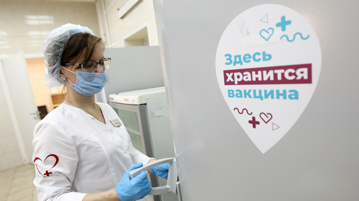 Врач объяснил, почему нельзя откладывать второй этап вакцинации