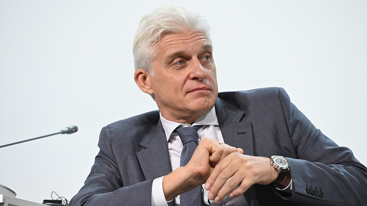 Тиньков сообщил об отзыве бренда «Тинькофф» из российского банка