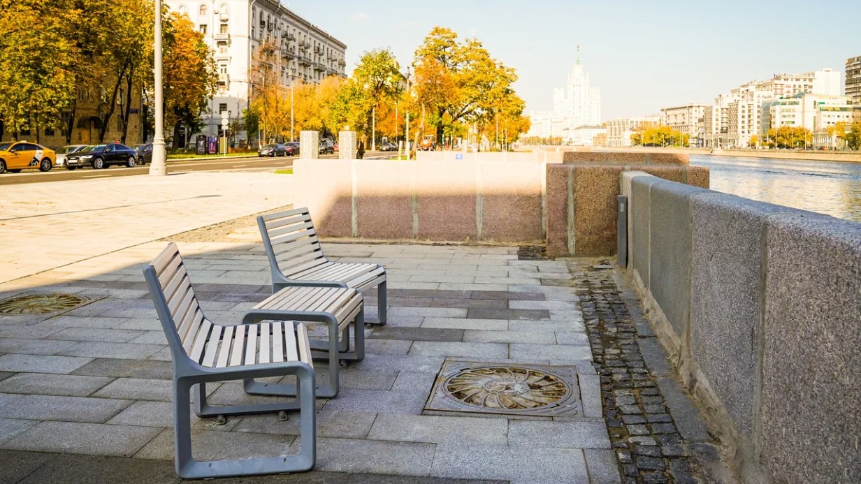 Шесть видовых зон отдыха появилось на Космодамианской набережной
