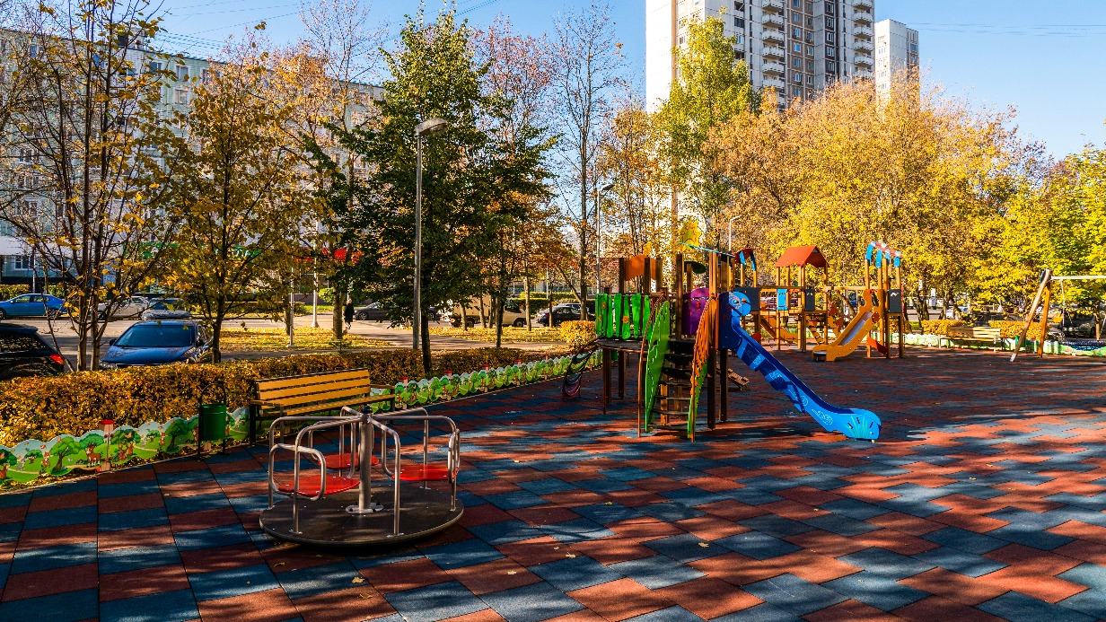 Завершилось благоустройство Солнцевского проспекта в Москве