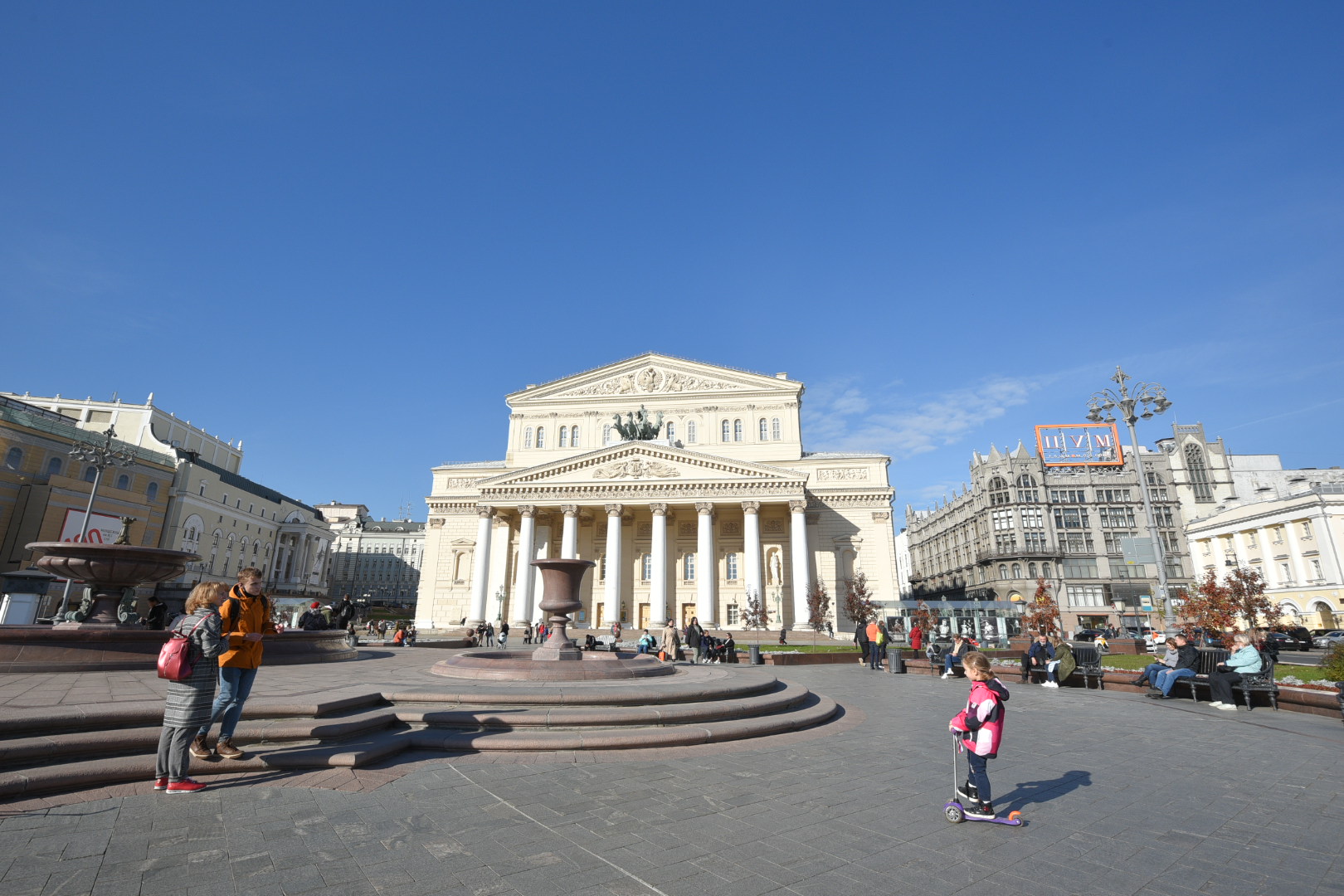 Правительство выделит более двух миллиардов рублей на поддержку учреждений культуры