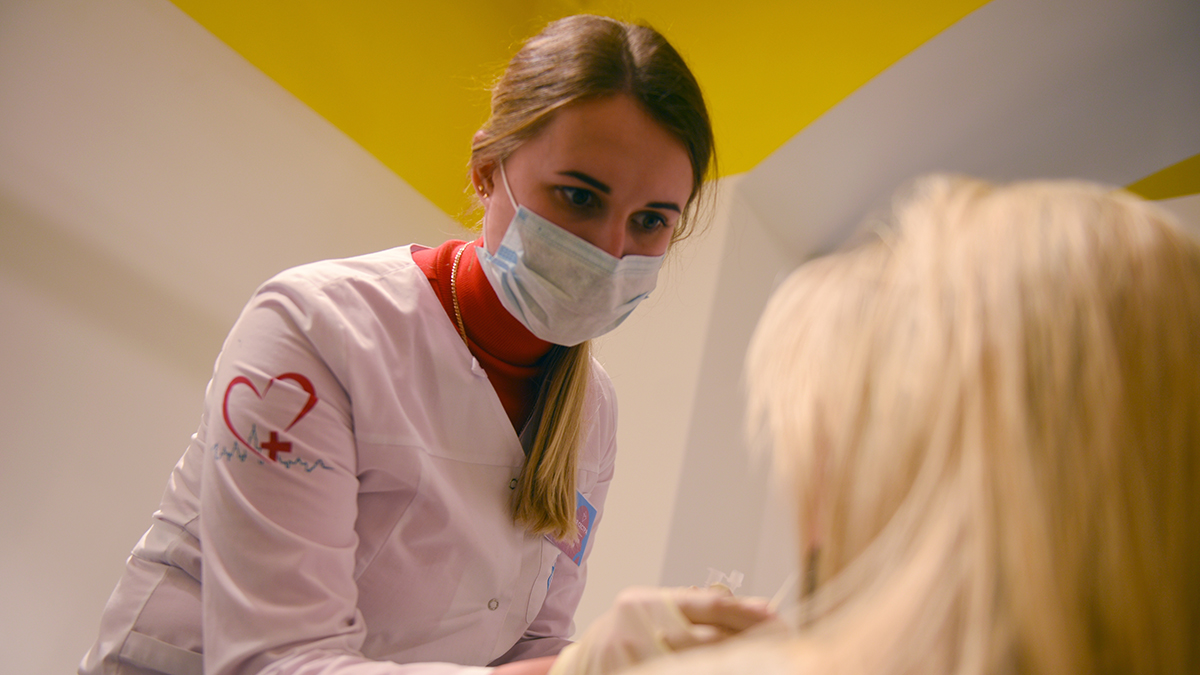 Столичные школы соблюдают все необходимые меры при тестировании детей на COVID-19