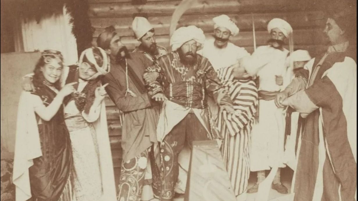 Спектакль «Черный тюрбан» на сцене в Абрамцeве, 1889 год