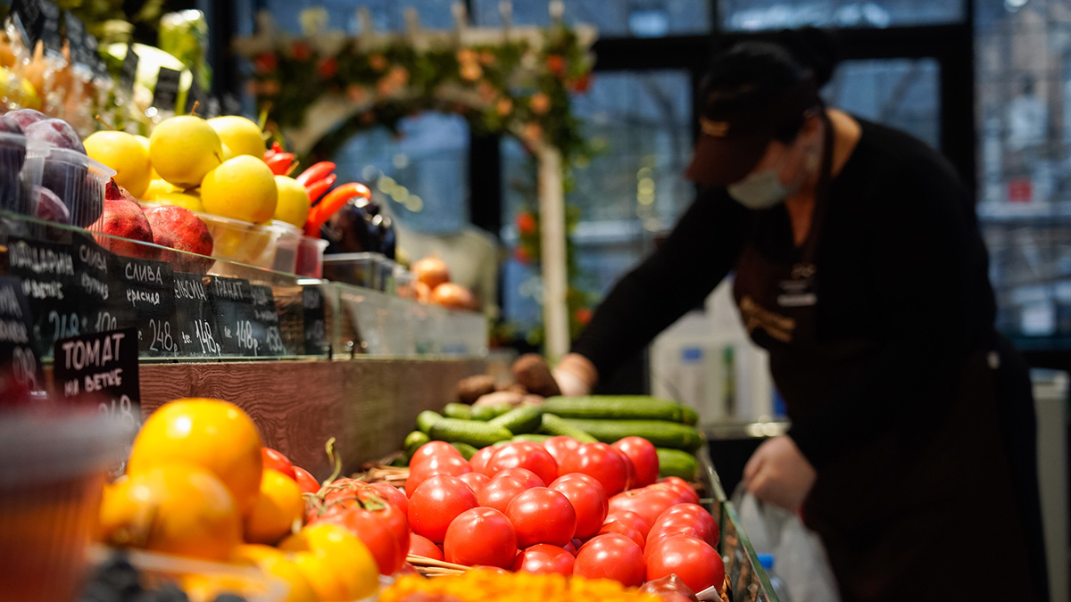 Эксперт Борисов рассказал о нюансах покупки продуктов на рынке