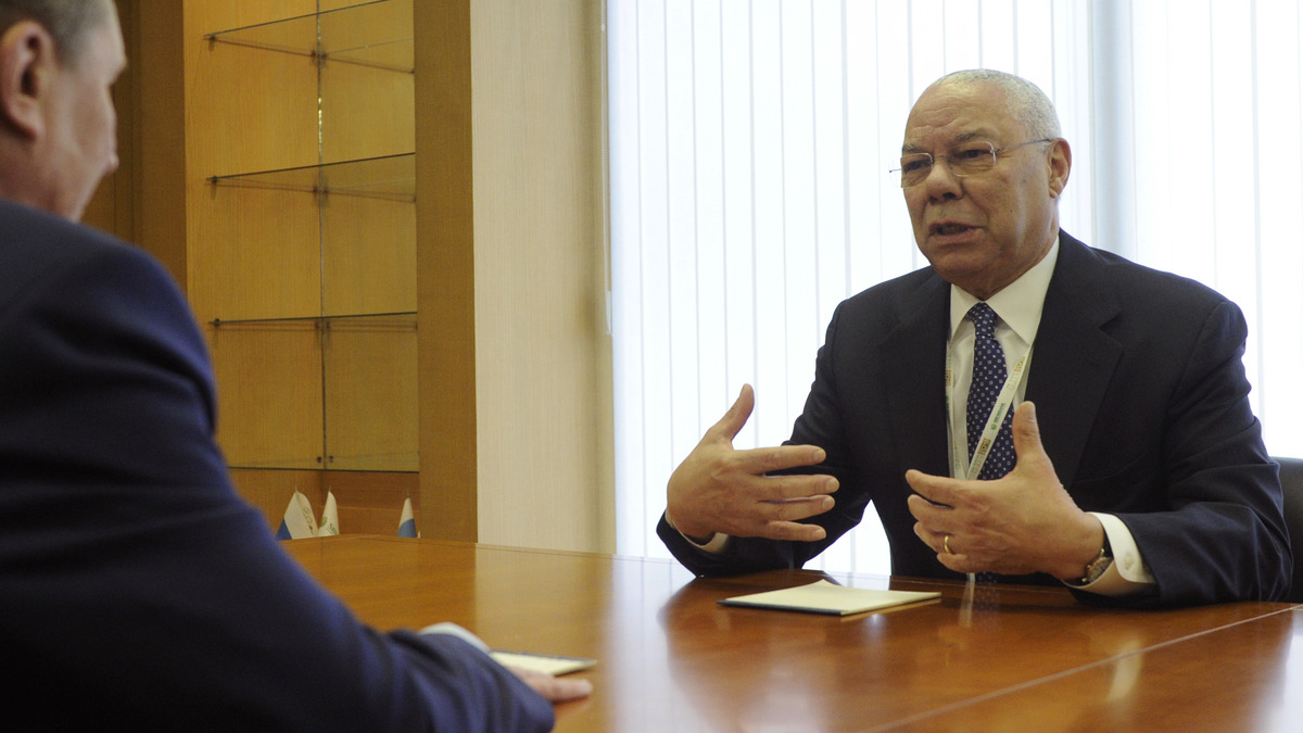 Бывший госсекретарь США Колин Пауэлл умер в 84 года от COVID-19