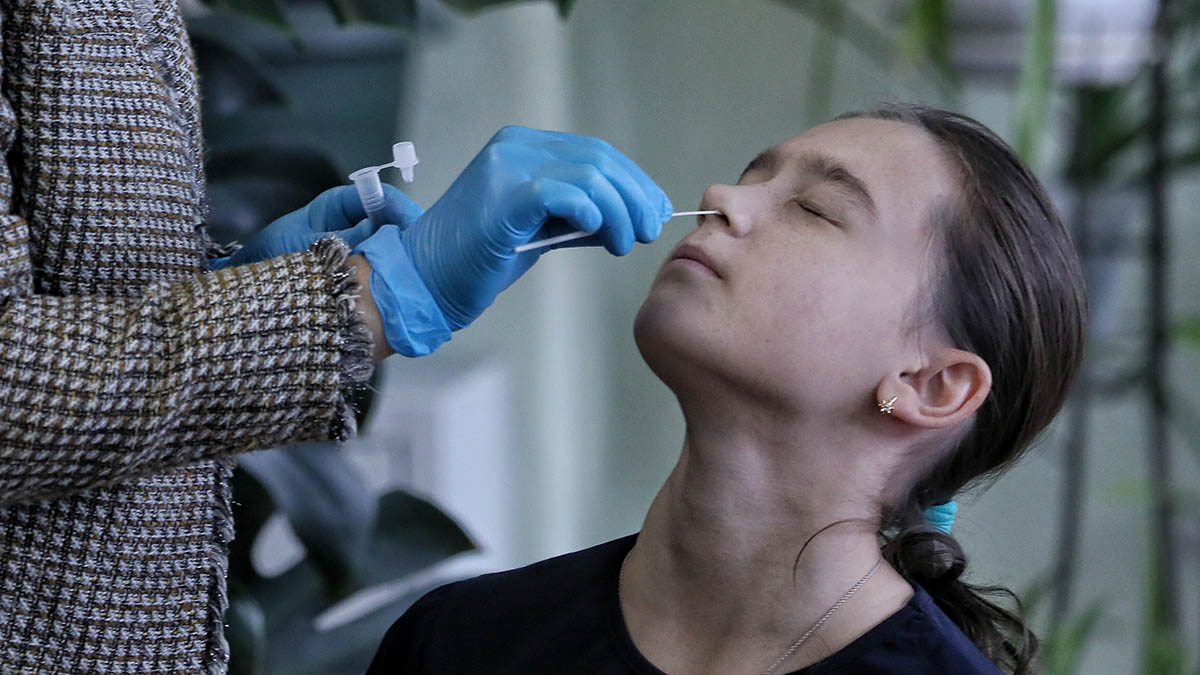 Иммунолог Крючков объяснил сокращение карантина по коронавирусу до семи дней