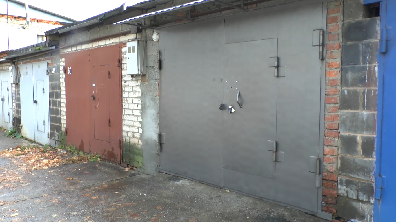 Житель Подольска хранил в гаражах более 13 тысяч бутылок контрафактного алкоголя