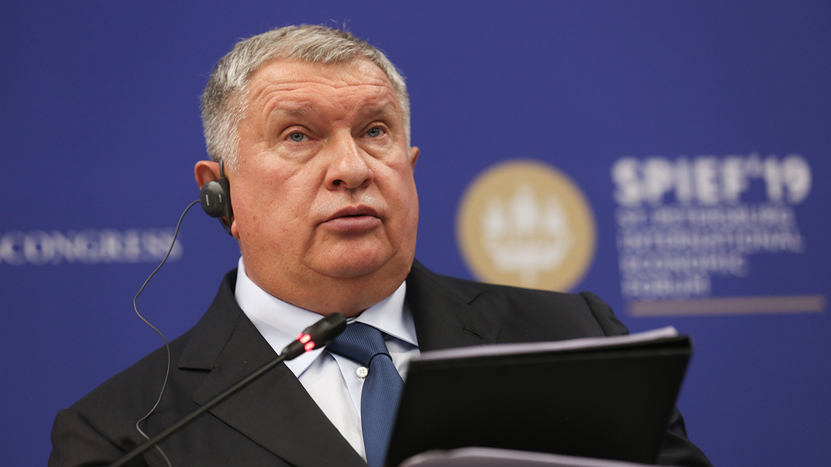 Сечин заявил о рекордном снижении мировых запасов нефти