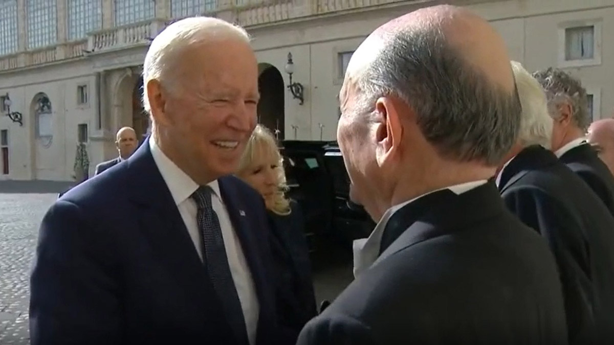 Байден провел встречу с Папой Римским Франциском в Ватикане