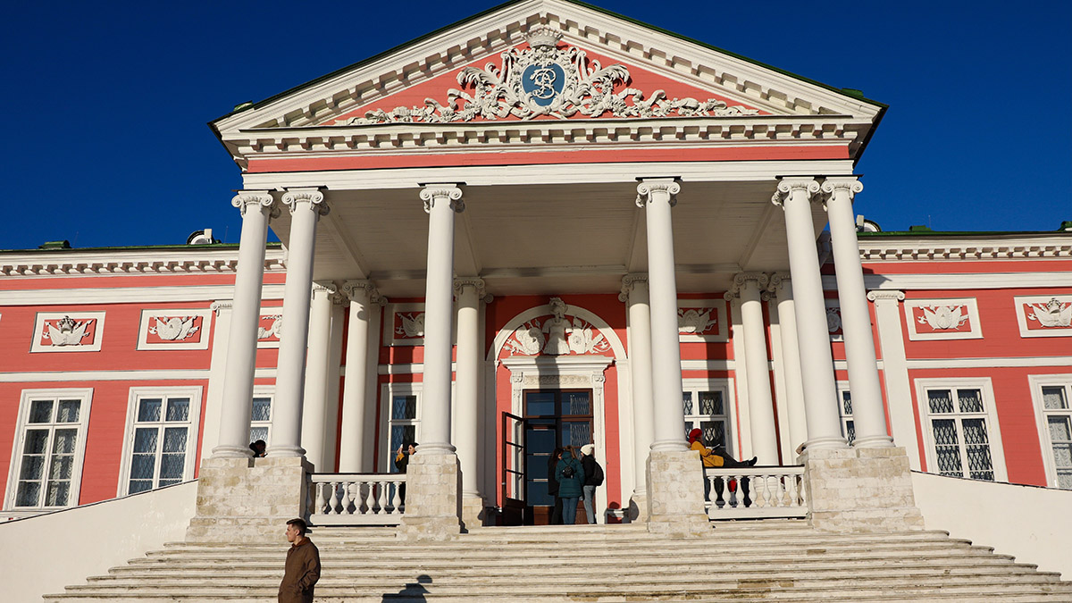 Москвичам рассказали об истории экспоната усадьбы Кусково