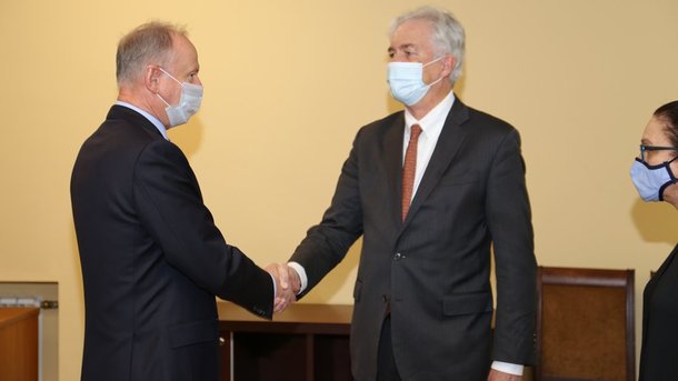 Патрушев обсудил в Москве двусторонние отношения с главой ЦРУ Бернсом