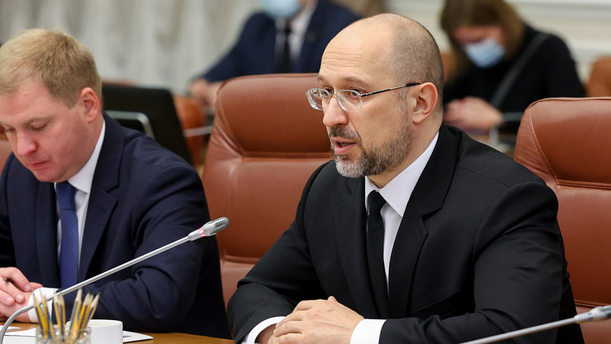 Премьер Украины Шмыгаль предупредил о сложном отопительном сезоне