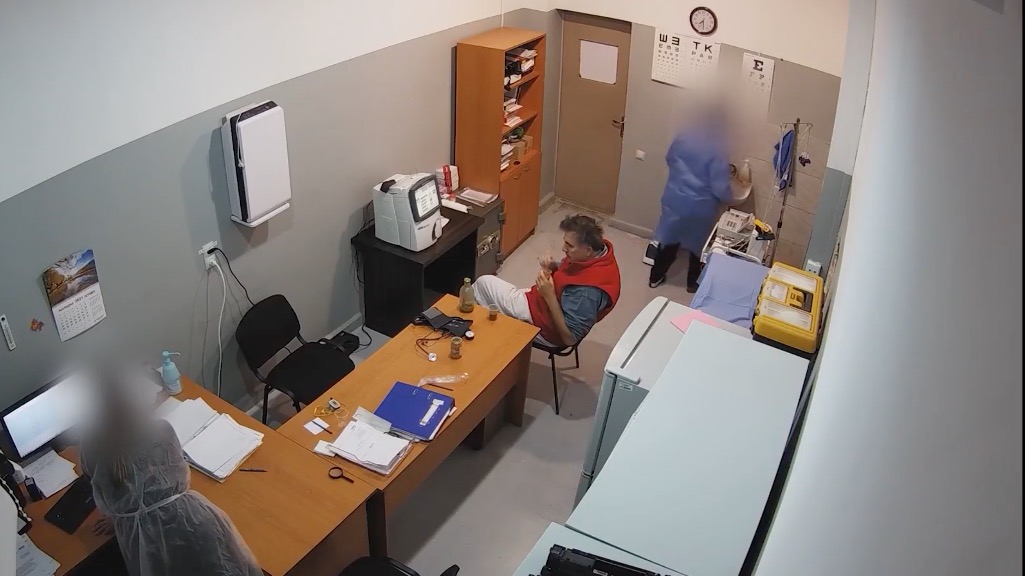 «Четко видно»: Грузия опубликовала видео с принимающим пищу Саакашвили